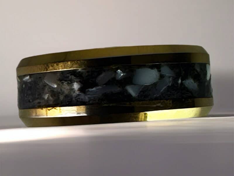 Golden Hunter - Nordic gold ring with mother of pearl and megalodon inlay